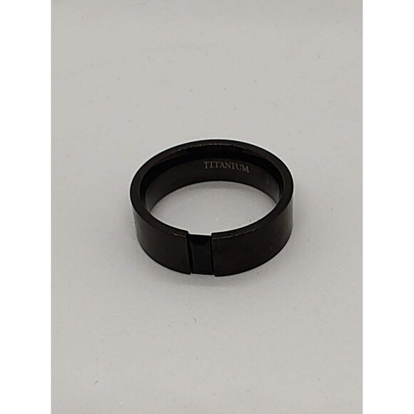 Men's Black Titanium Wedding Band - Picture 1 of 4